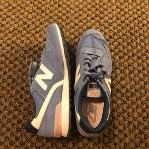 New Balance 696 Tennis Shoes